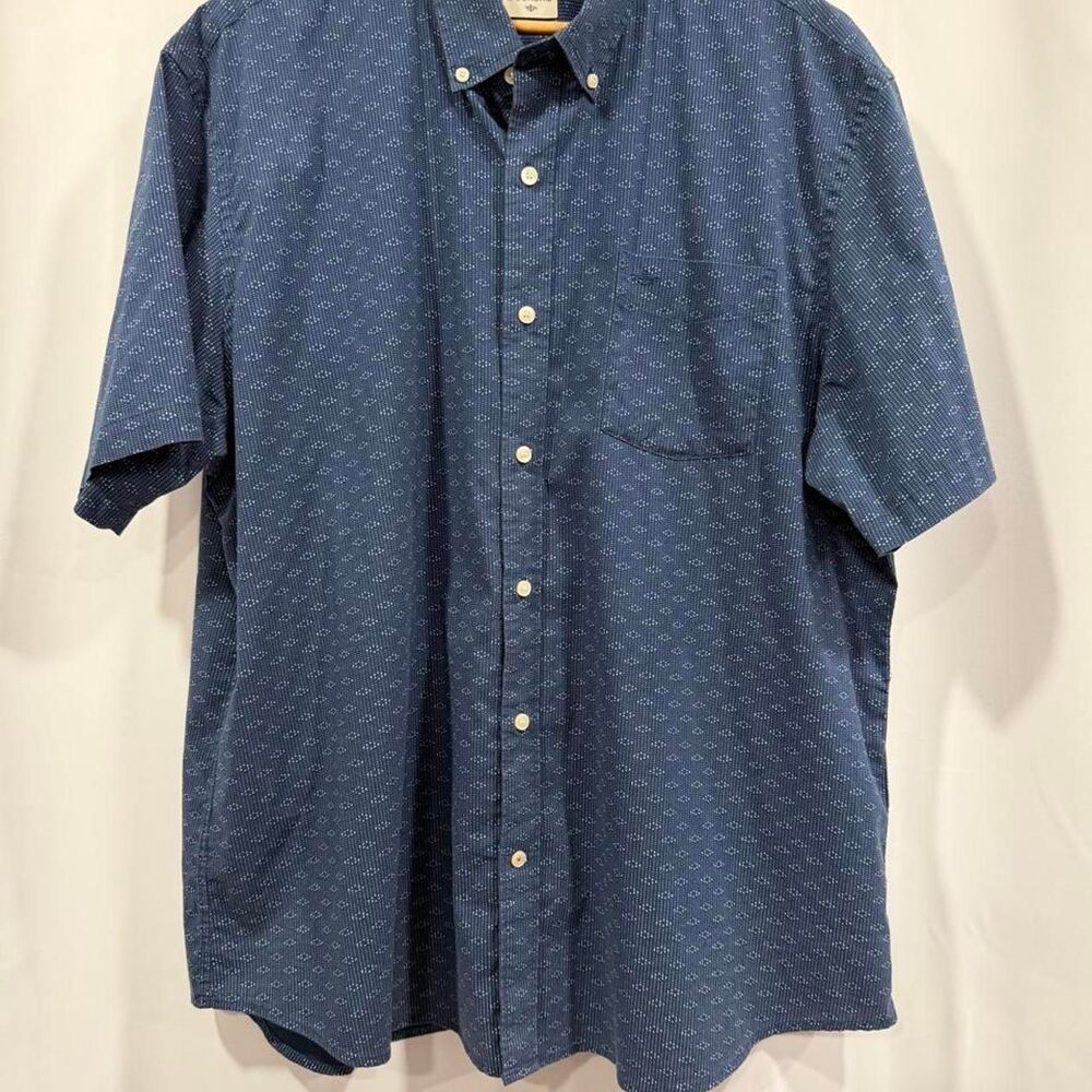 Dockers Men's Blue and Navy Shirt